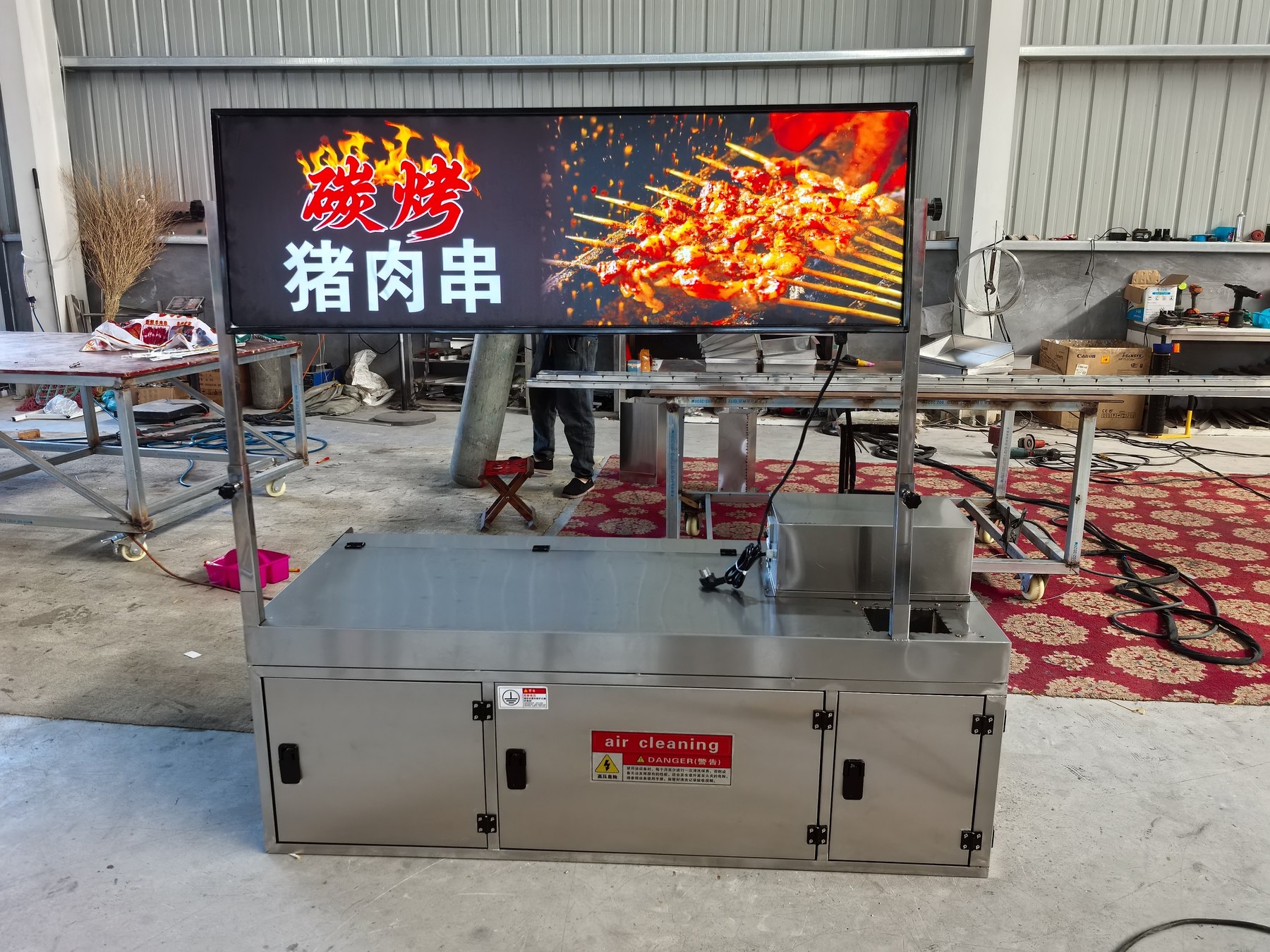源亚机械无烟烧烤净化设备柜体与净化模块实拍