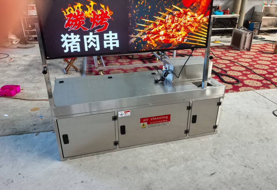 商业街烧烤档口的菜单屏与操作面怎样同时服务顾客和员工